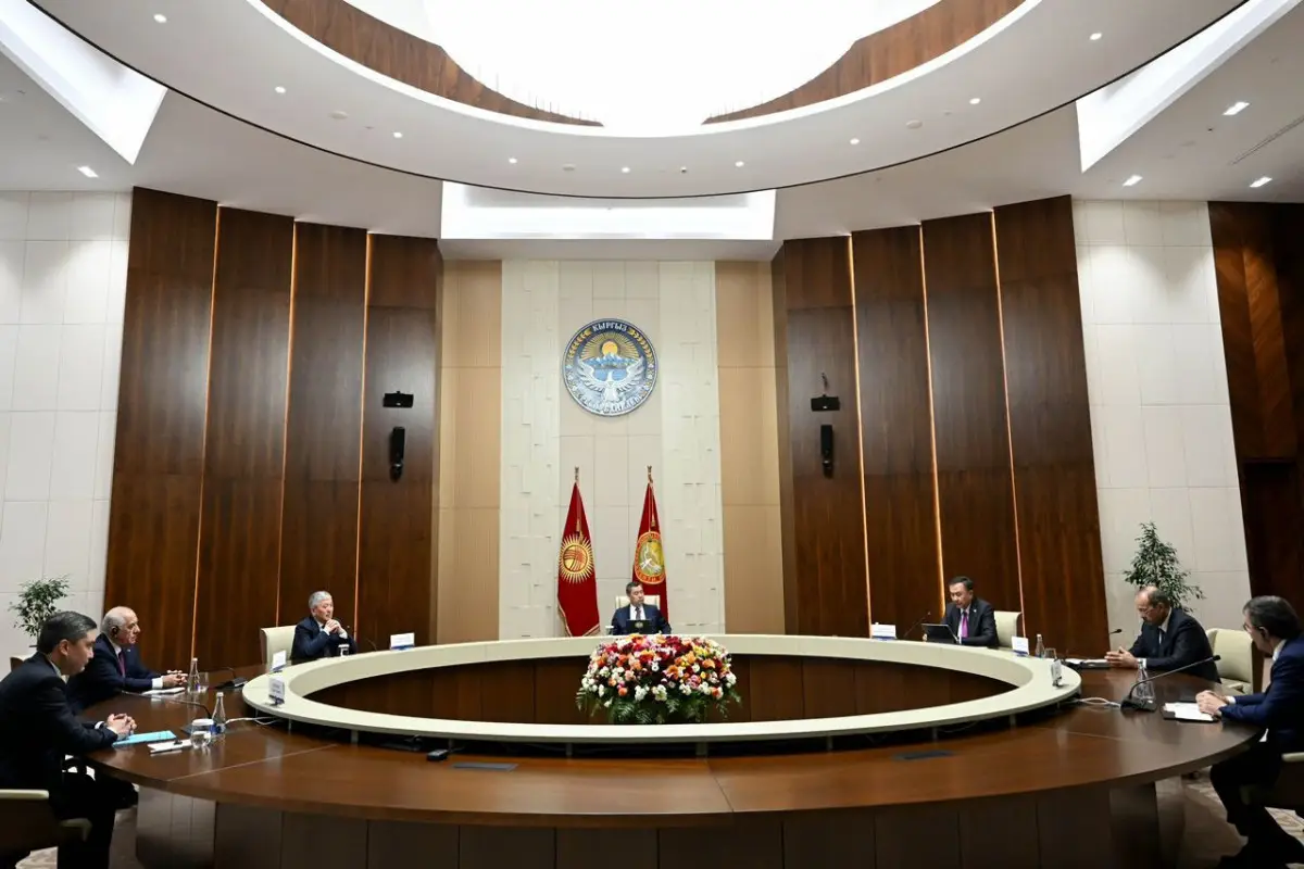 Əli Əsədov Bişkekdə Qırğızıstan Prezidenti ilə görüşüb