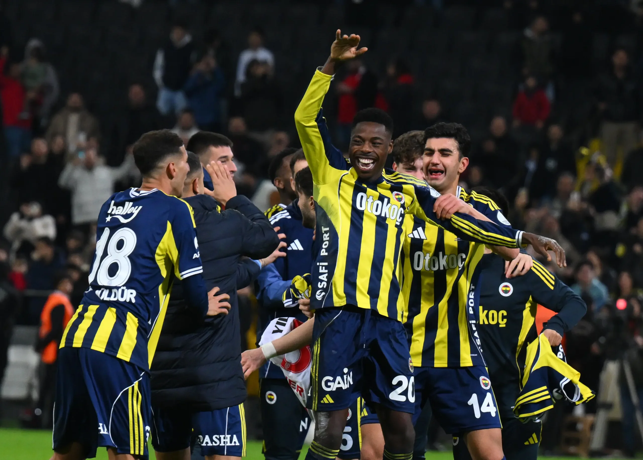 Fenerbahce faces squad crisis ahead of Nottingham Forest clash