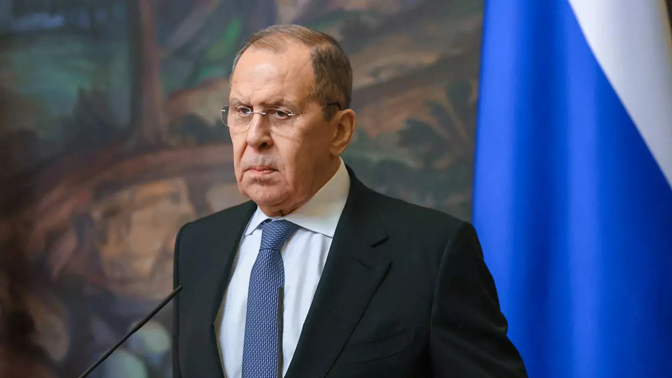Lavrov: “Qərb Ermənistanla Rusiyaya qarşı dost olmaq istəyir”