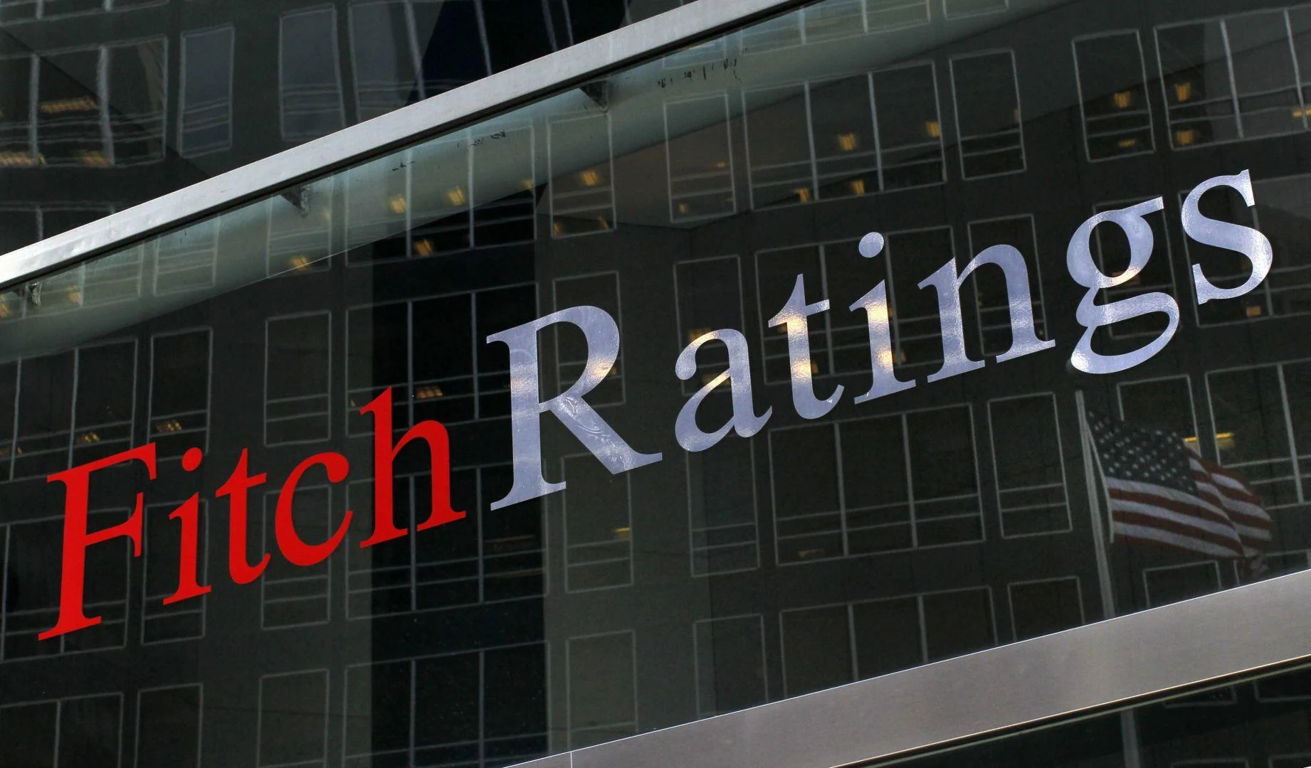 Fitch İKZ reytinqini "BBB-" səviyyəsində təsdiqlədi