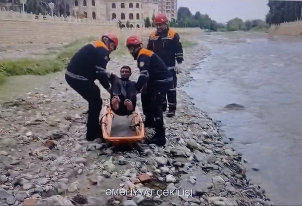 Gəncədə çayda köməksiz vəziyyətdə qalan şəxs xilas edilib