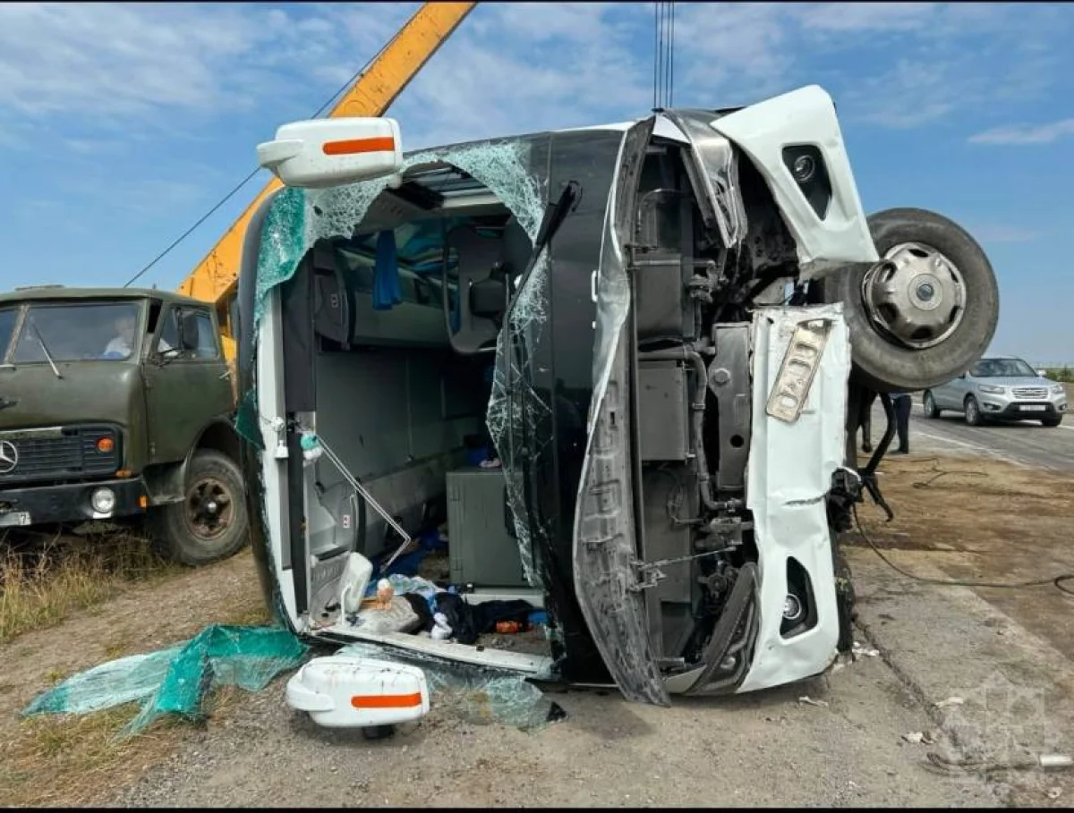 Hacıqabulda sərnişin avtobusu aşıb: 28 nəfər xəsarət alıb