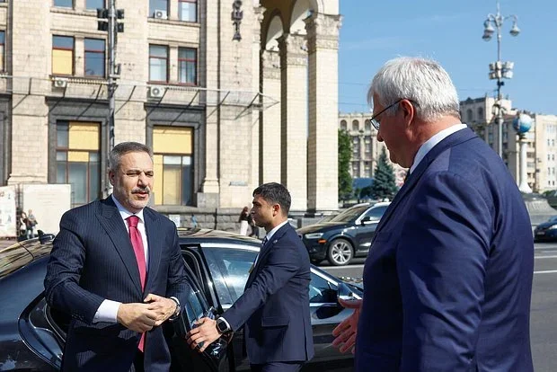 Hakan Fidan: Türkiyə Rusiya-Ukrayna sülh danışıqlarının bərpasını dəstəkləyəcək