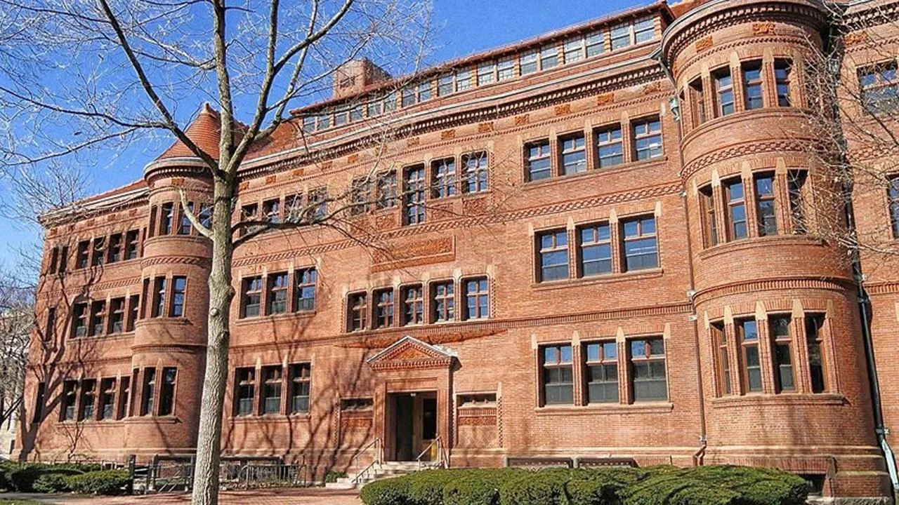 Harvardla bağlı qərar: Tramp administrasiyasının iddiası rədd edildi