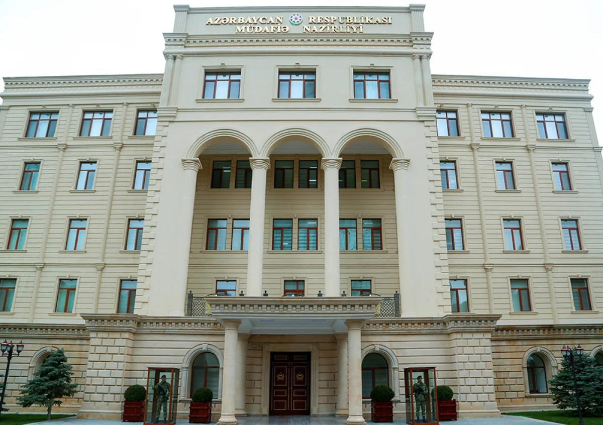Azerbaijan's defense minister awards Air Force and Special Forces commanders