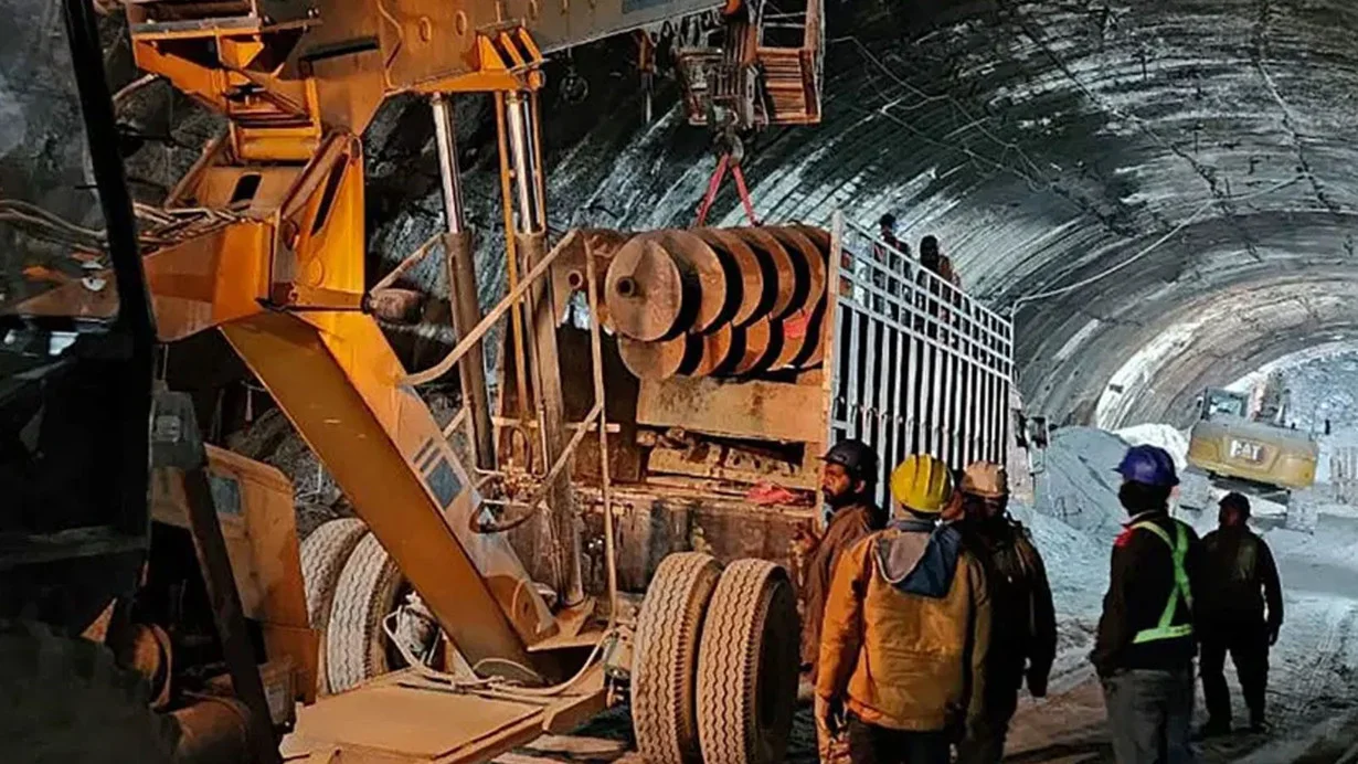 Hindistanda tunel tikintisində faciə: 7 nəfər həlak olub