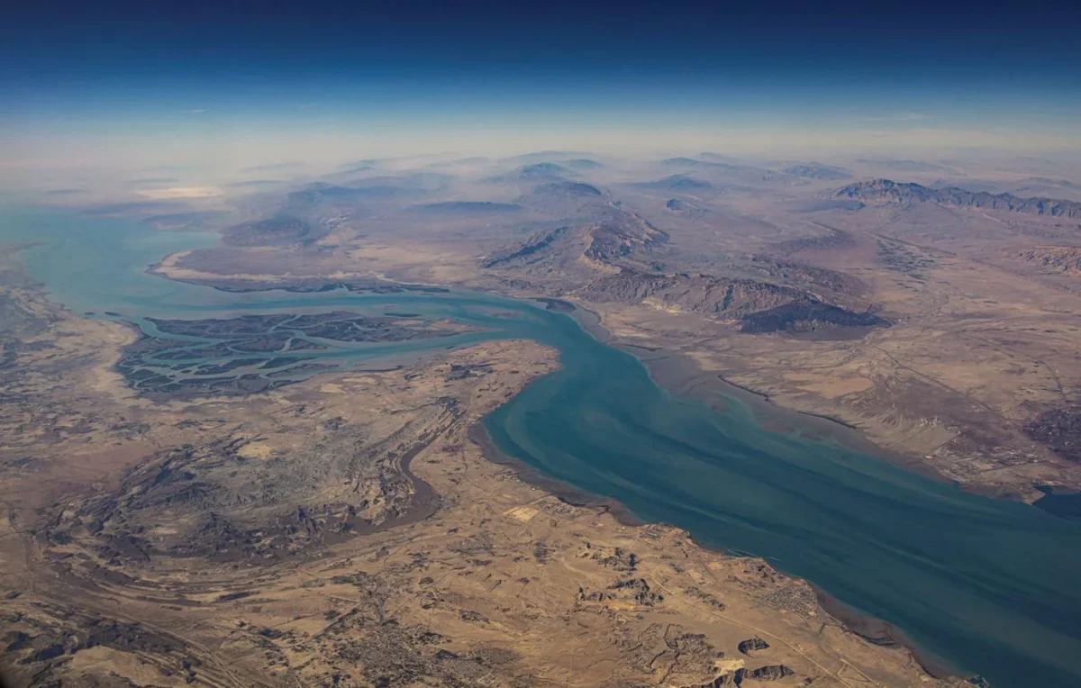 Hörmüz boğazında gəmiçilik həcmi 70% azaldı: Neft bahalaşır