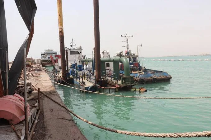 Houthi attacks in Gulf of Oman and Bab al-Mandab Strait leave six dead