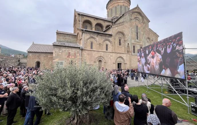 III Şio taxta çıxır: Gürcüstanın yeni patriarxının mərasimi