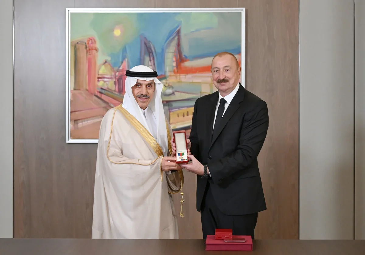 President Ilham Aliyev awards IsDB President with Dostlug Order