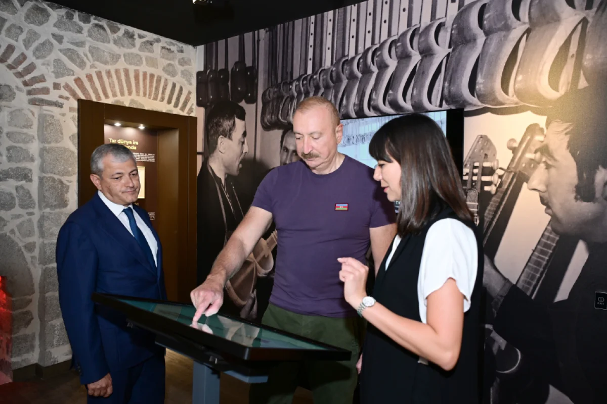 İlham Əliyev Şuşada Sadıqcanın evinin bərpadan sonra açılışını edib