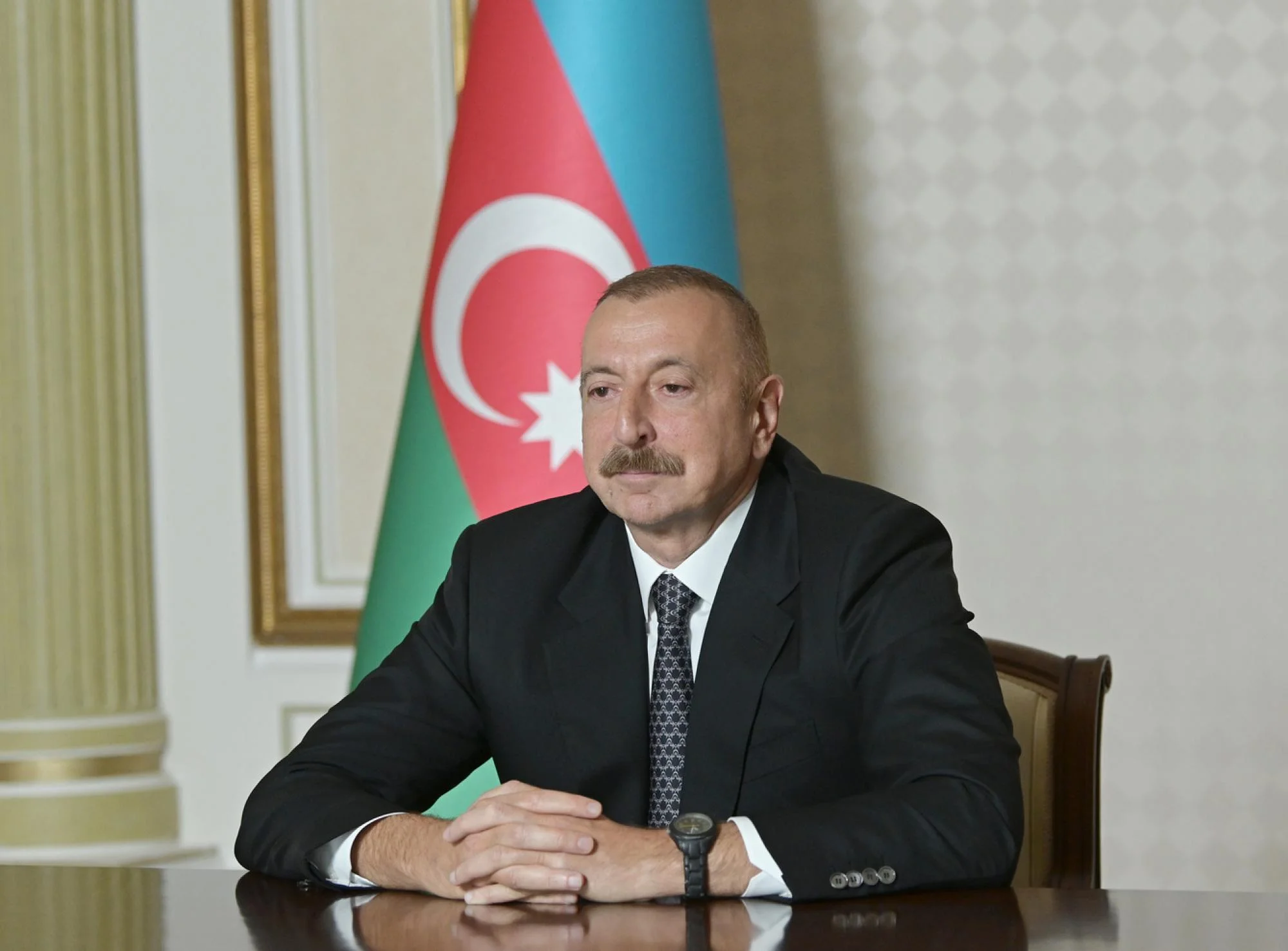 İlham Əliyev Toplantı iştirakçılarına müraciət ünvanlayıb
