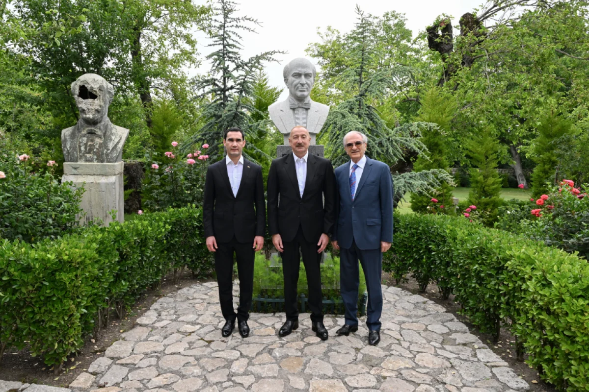 İlham Əliyev və Sərdar Berdiməhəmmədov Şuşada Bülbülün ev-muzeyində