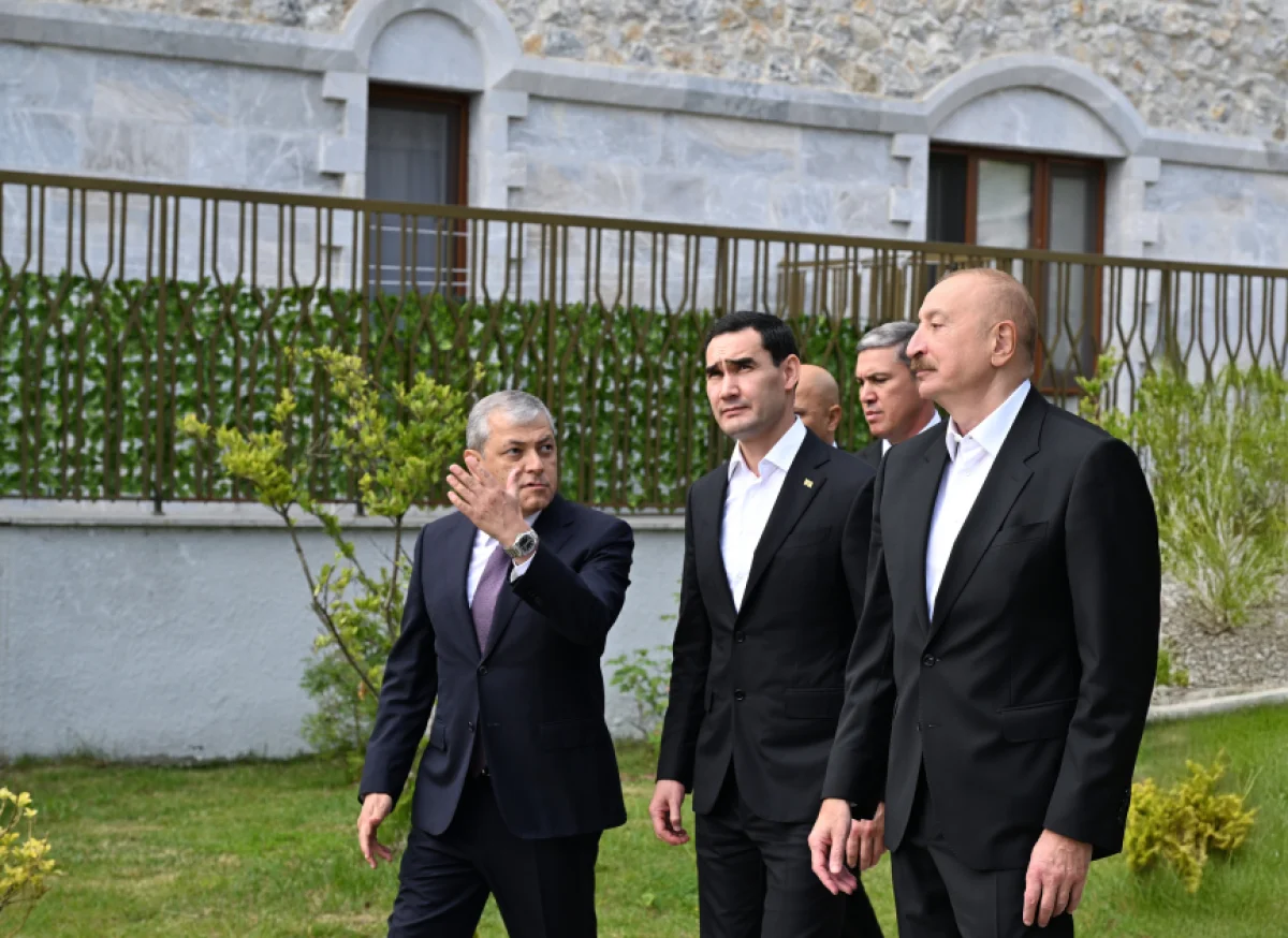İlham Əliyev və Sərdar Berdiməhəmmədov Şuşadakı yaşayış kompleksində olublar