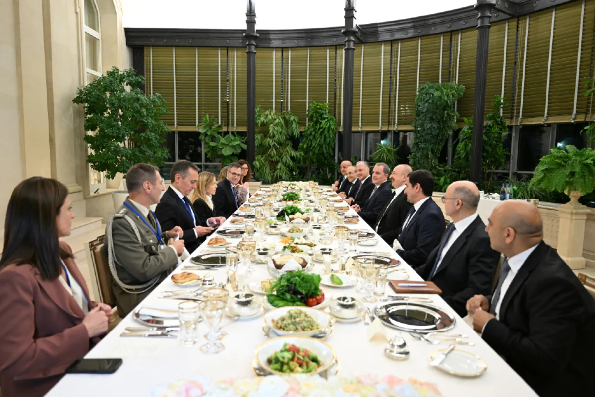 İlham Əliyevin adından Meloninin şərəfinə işçi şam yeməyi verilib