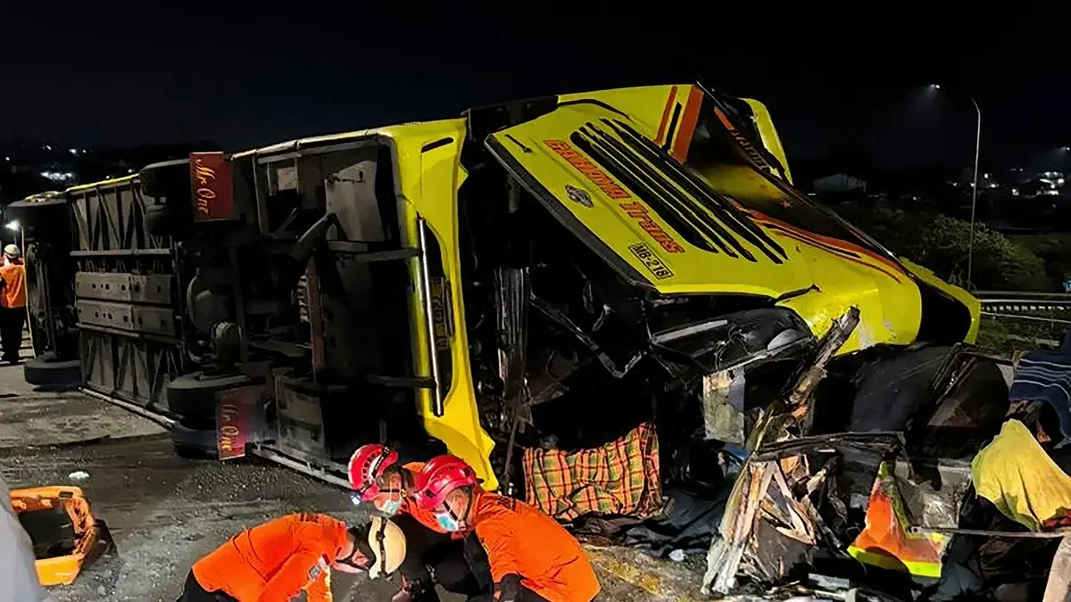 At least 16 killed in Indonesia bus and tanker collision