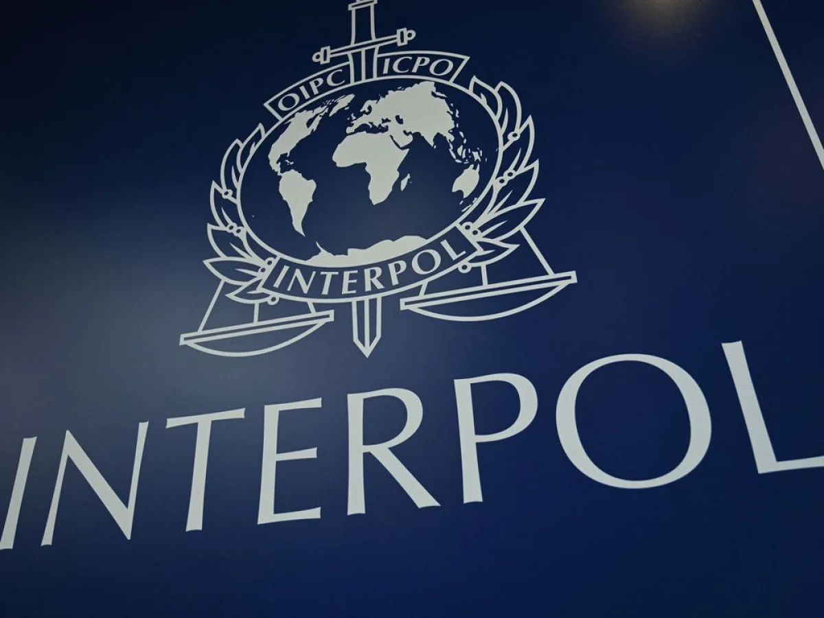 İnterpol 10 insan alverçisini axtarır