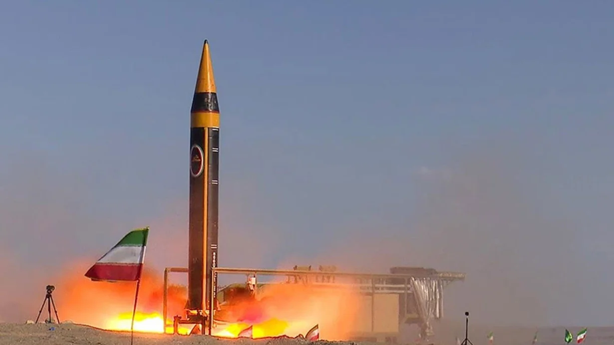 İran ABŞ bazalarına 2 tonluq döyüş başlığı daşıyan "Hürremşehr" raketləri atıb