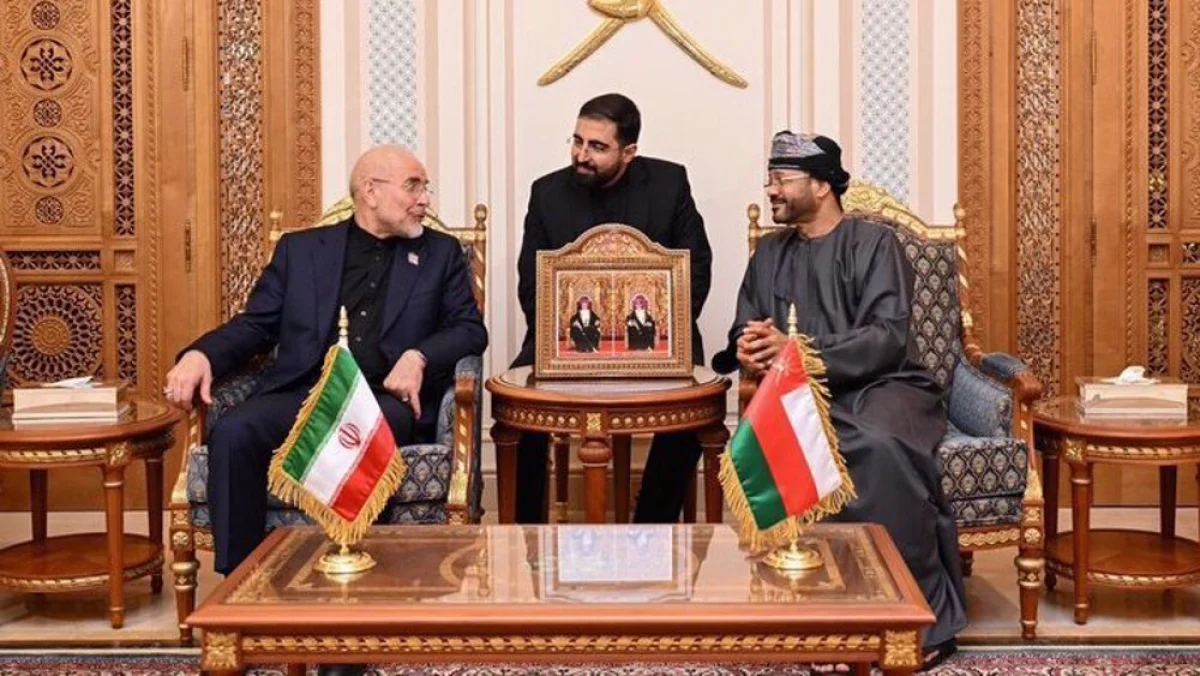 İran və Oman Hörmüz boğazının idarə olunmasını müzakirə edib