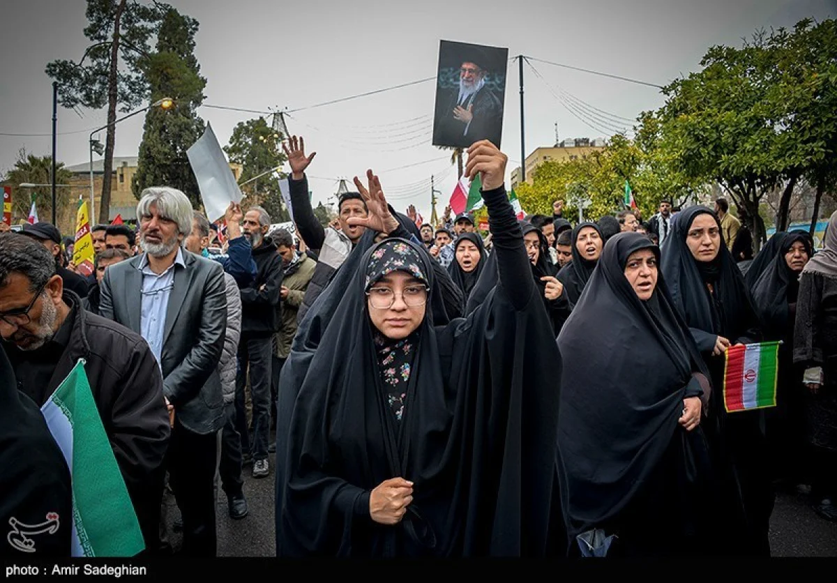 İran xalqı Xameneinin xatirəsini yad edir