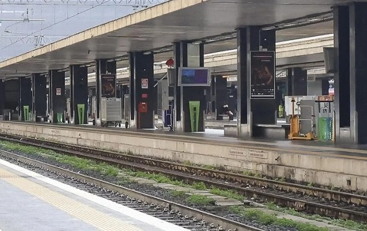 İranda dəmir yolu körpüsü vuruldu, ölənlər var