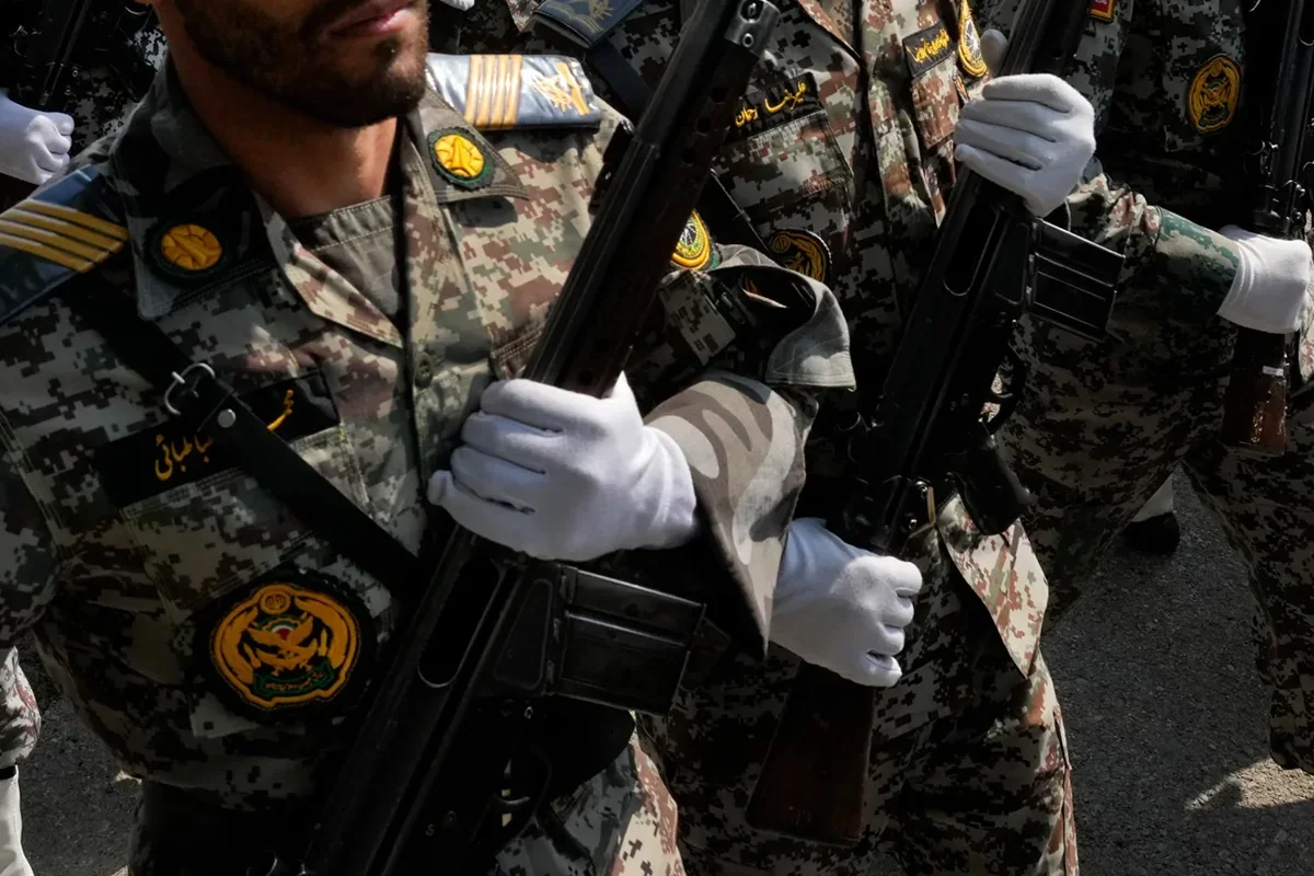 İranın 12 hərbçisi hücumda öldürüldü