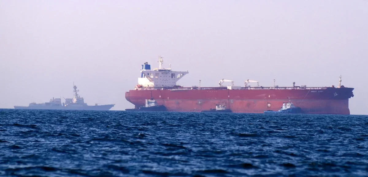 İraq bayrağı altında üzən supertanker Hörmüz boğazındakı ABŞ blokadasını keçə bilib