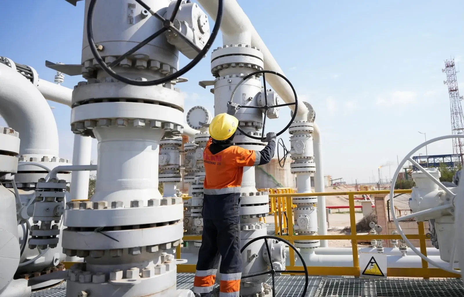 Iraq resumes oil exports through Syria via Al-Waleed crossing