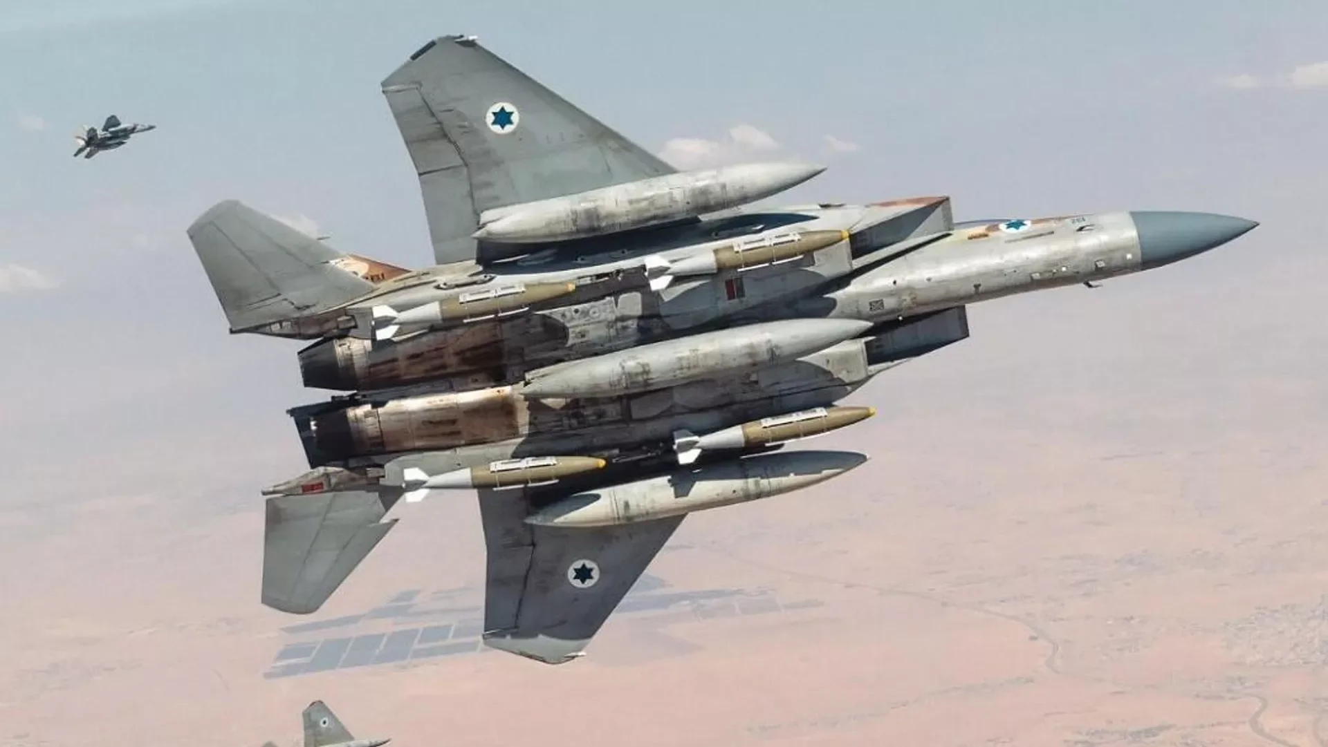 ВВС Израиля завершили удары по военным объектам в Тегеране