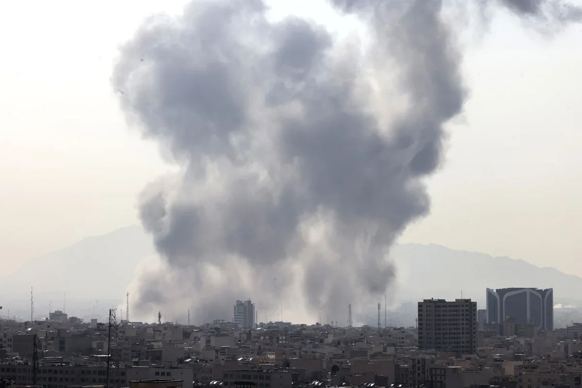 Армия Израиля начала новую волну атак на Иран