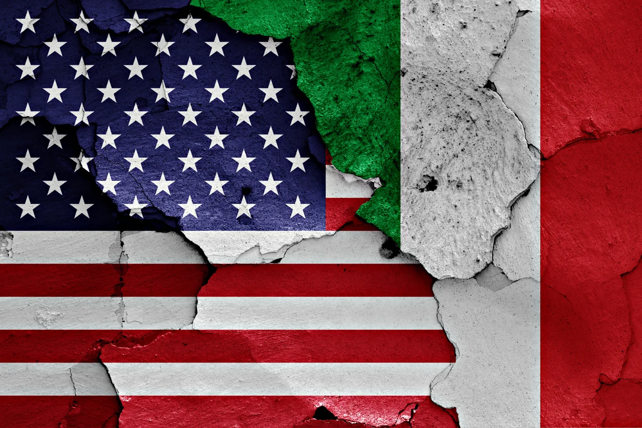 İtaliya ABŞ təyyarələrinin hərbi bazaya enişinə icazə vermədi