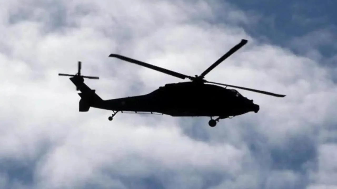 Jurnalistləri daşıyan helikopter qəzaya uğradı - Ölənlər var