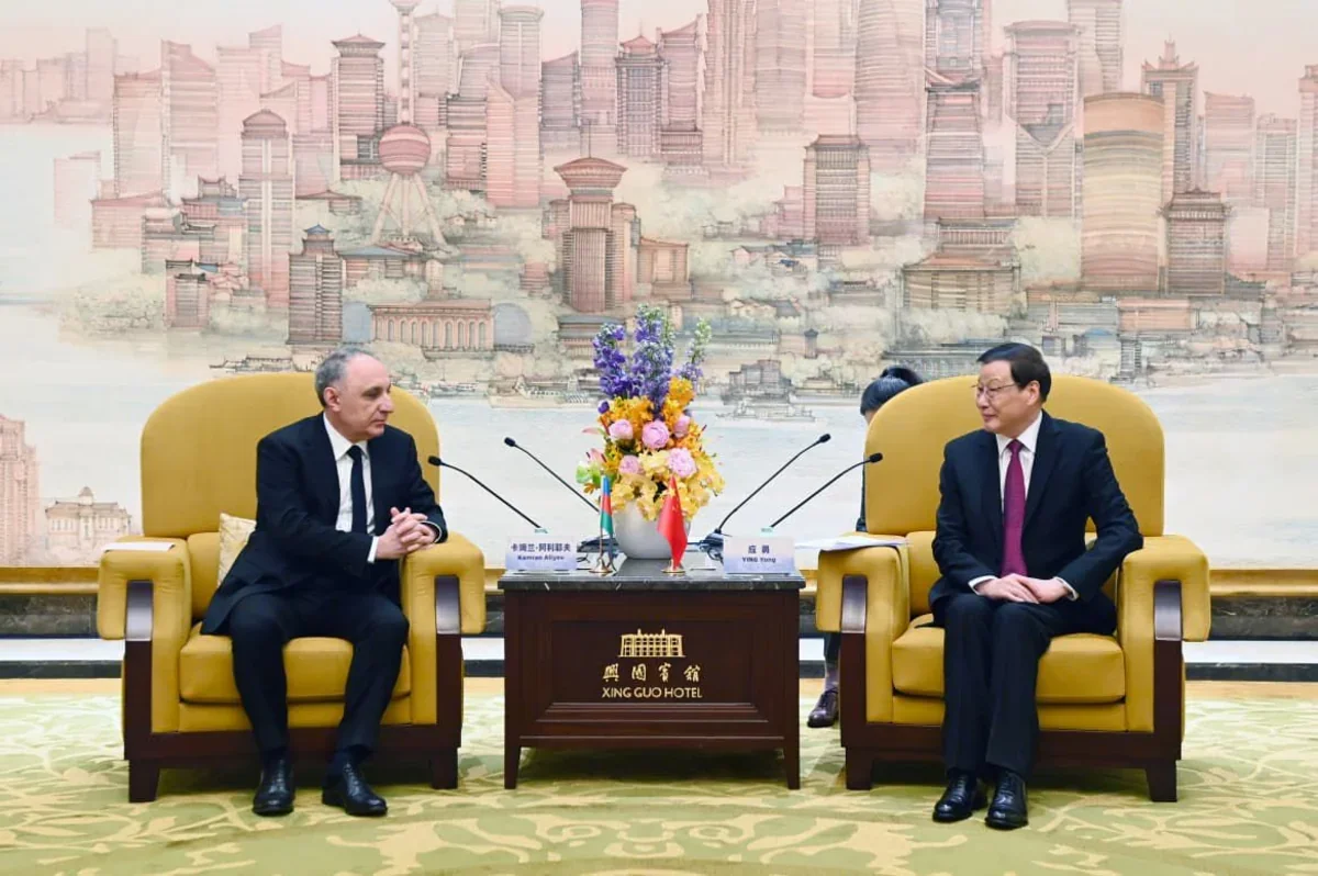 Kamran Əliyev Çinə rəsmi səfərə gedib