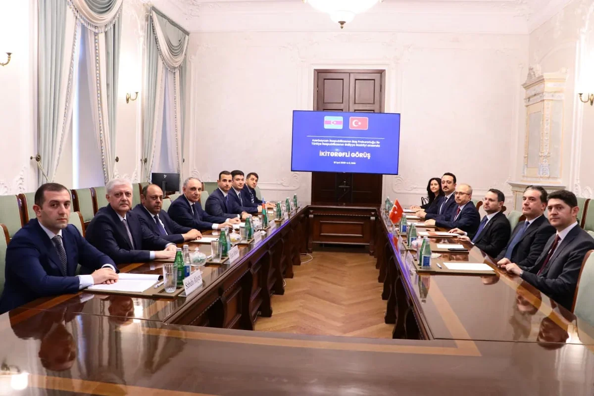 Kamran Əliyev və Akın Gürlek hüquqi əməkdaşlığı müzakirə edib