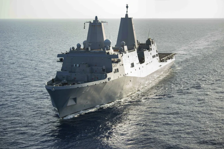 В Карибском море столкнулись два военных корабля США