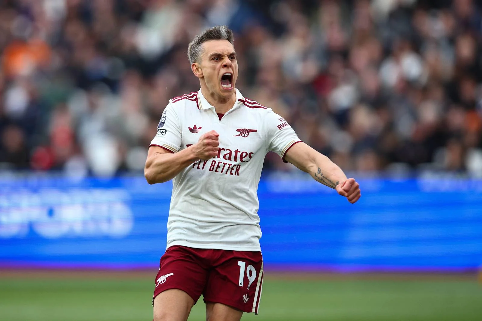 Leandro Trossard "Arsenal"dan ayrılaraq digər Premyer Liqa klubuna keçə bilər