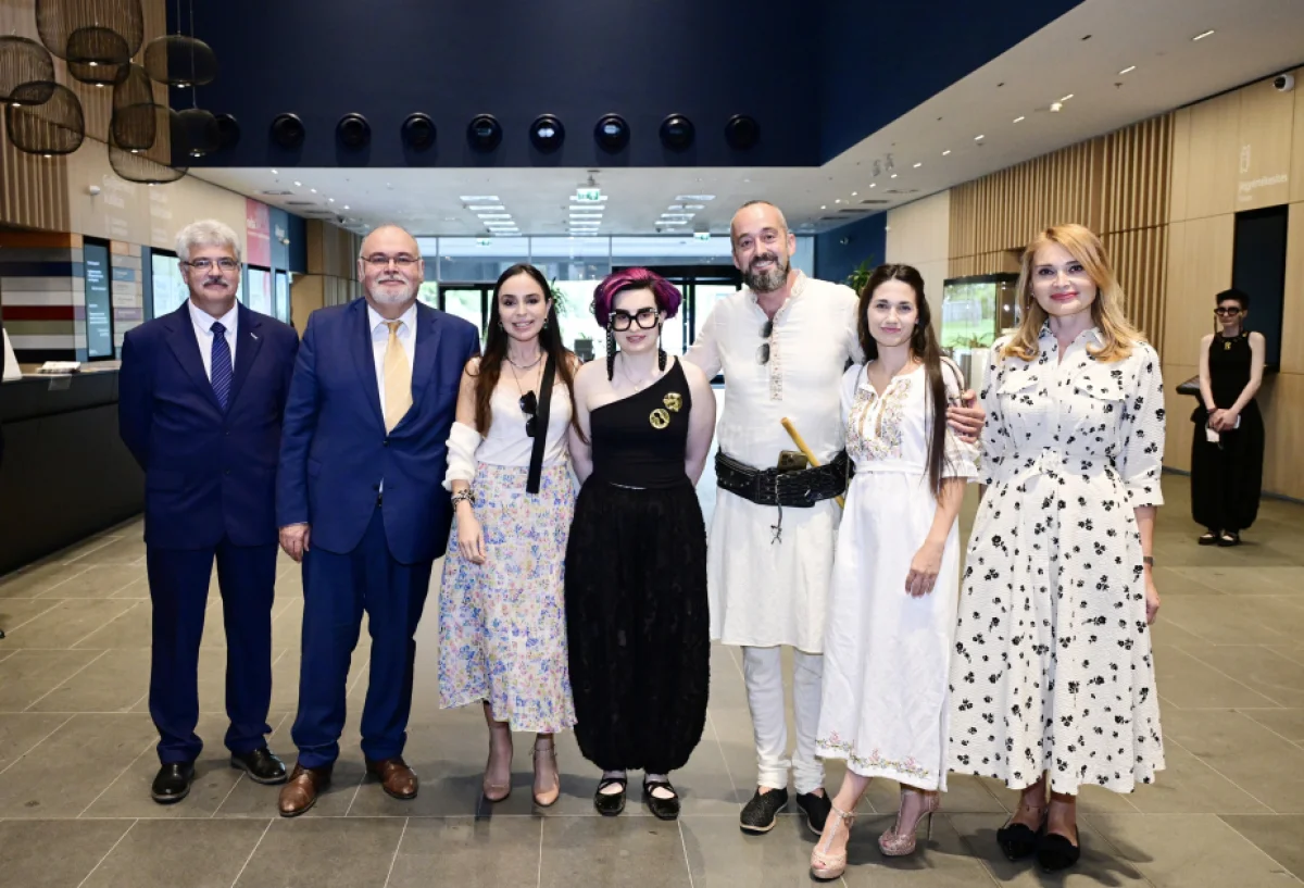 Leyla Əliyeva Budapeştdə xalça sərgisinin açılışında iştirak edib