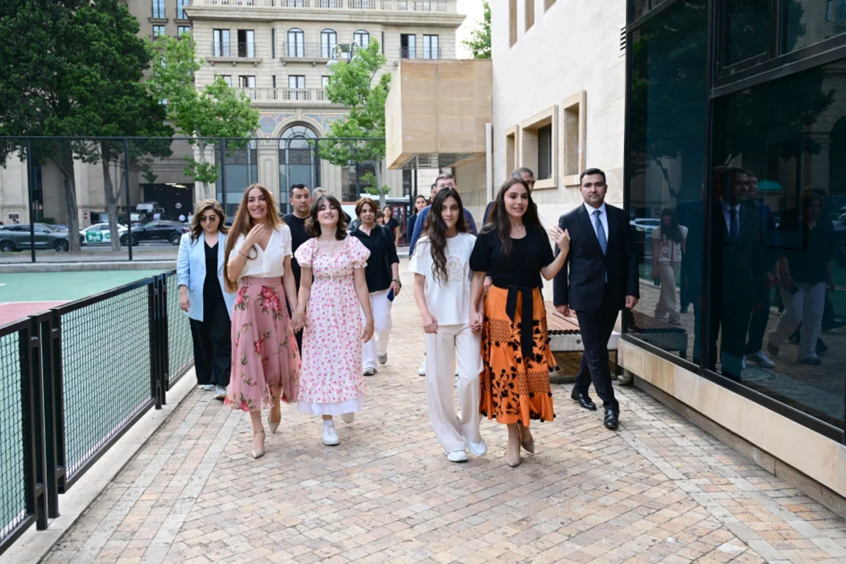 Leyla Əliyeva və Arzu Əliyeva Dənizkənarı Milli Parkda açılışda