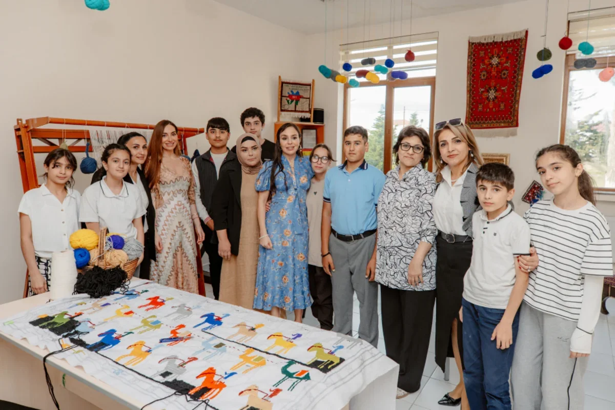 Leyla Əliyeva və Arzu Əliyeva internat məktəbini ziyarət edib