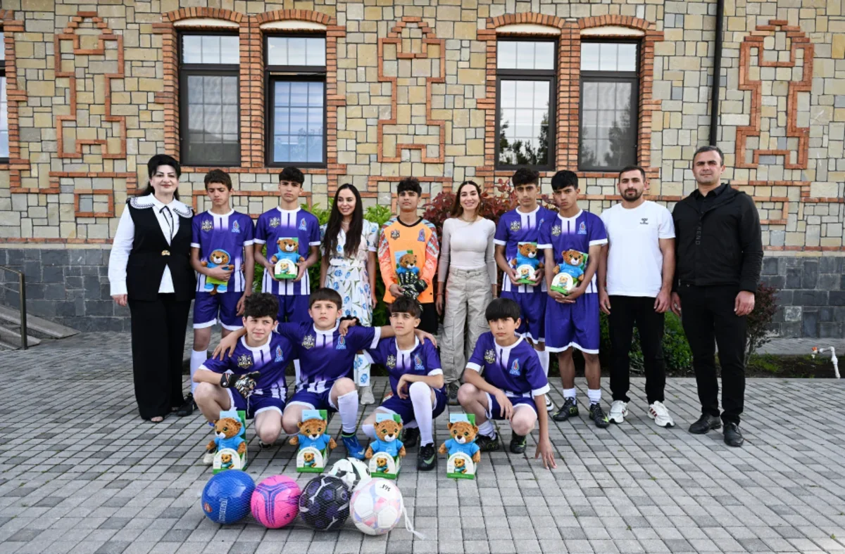 Leyla Əliyeva və Arzu Əliyeva Şəkidə uşaq evinə baş çəkiblər