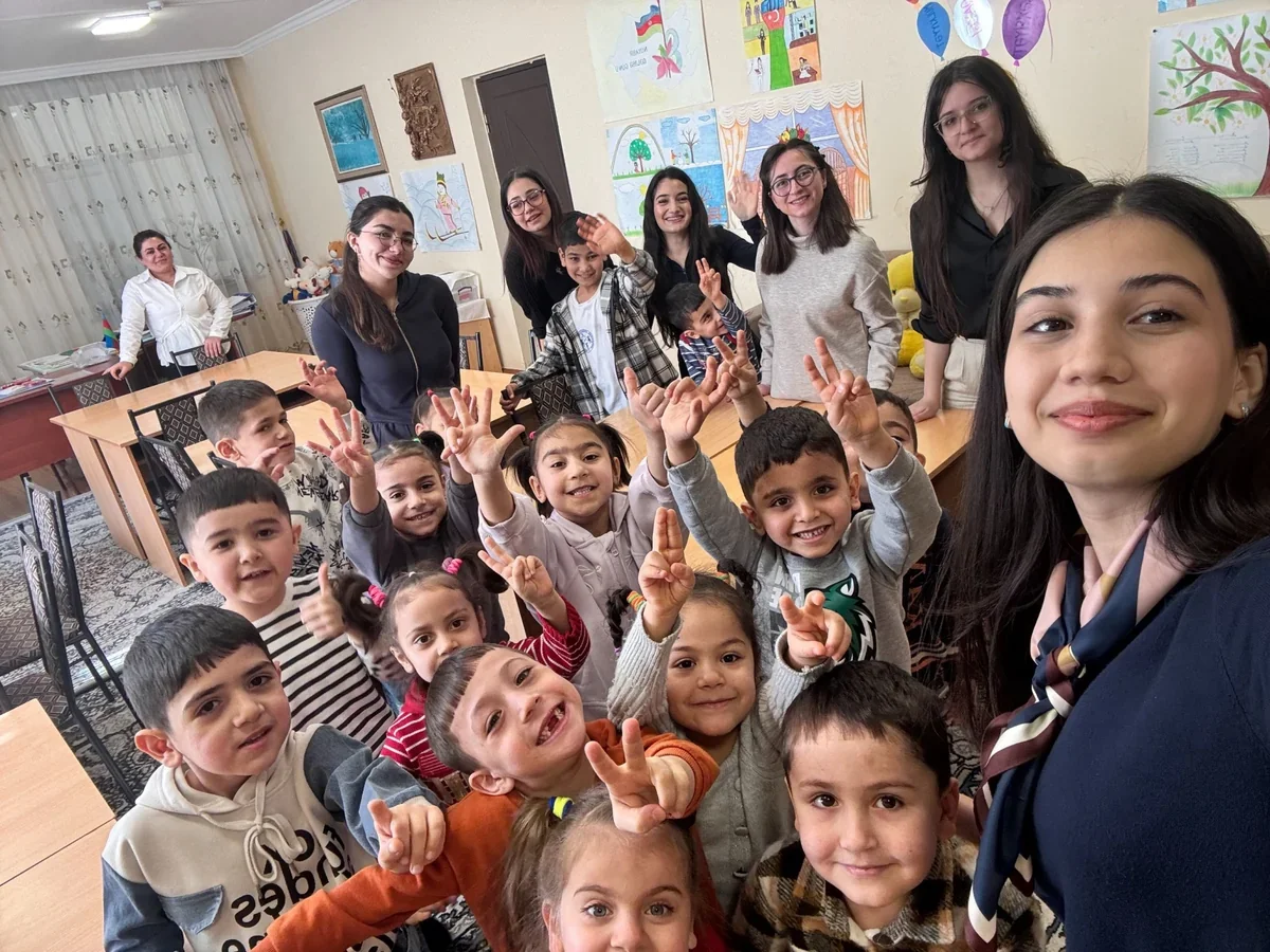 В Азербайджане внедряют программу обучения для детей-сирот