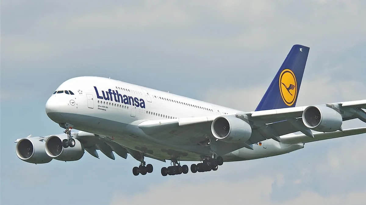 "Lufthansa"da pilotlardan sonra kabin heyəti də tətilə çıxır