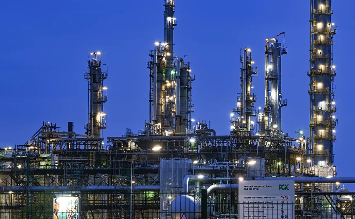 Macarıstan və Slovakiya neft ehtiyatlarından istifadəyə başladı