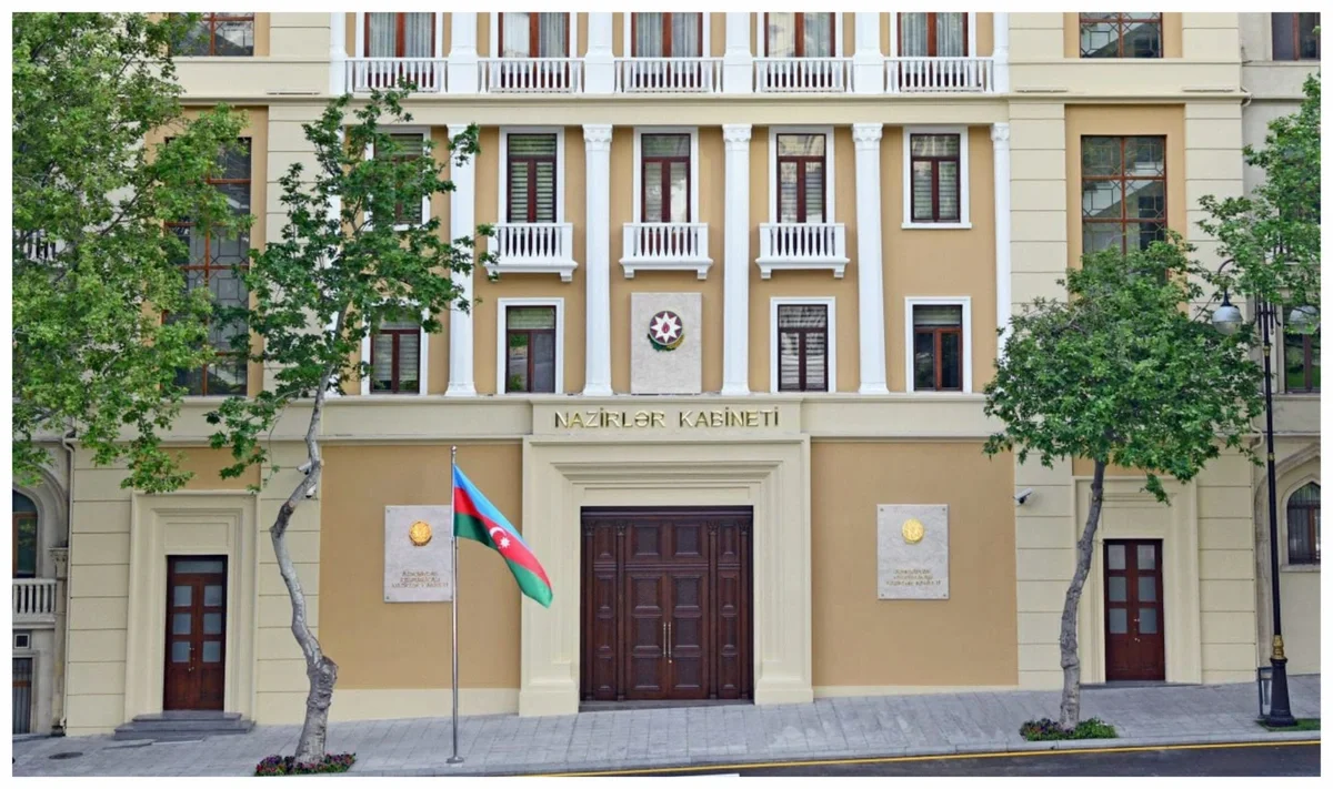 Maliyyə institutlarına yeni qadağa qoyuldu