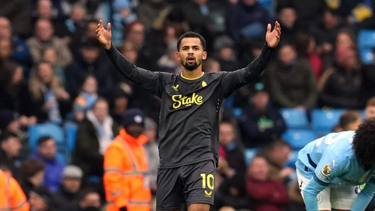 Manchester United eyes €80m move for Iliman Ndiaye