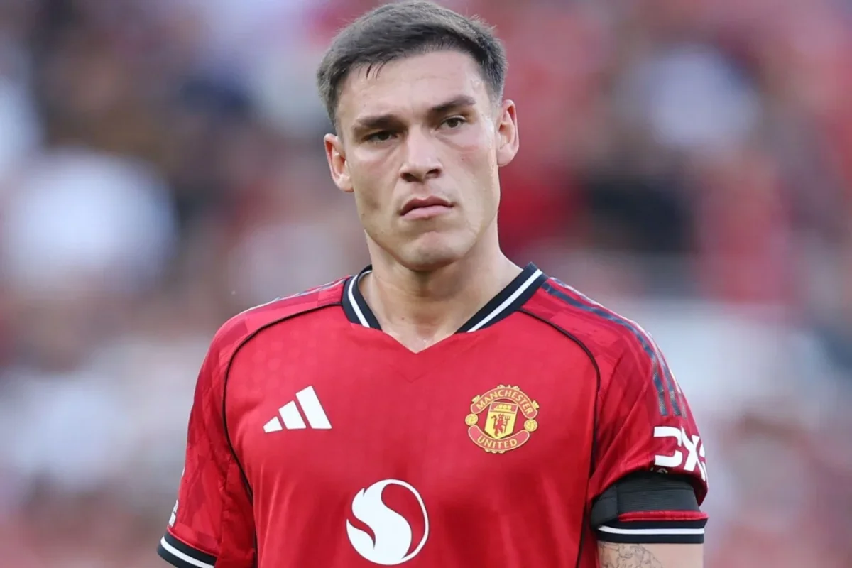 "Mançester Yunayted" yarımmüdafiəçisini satışa çıxaracaq