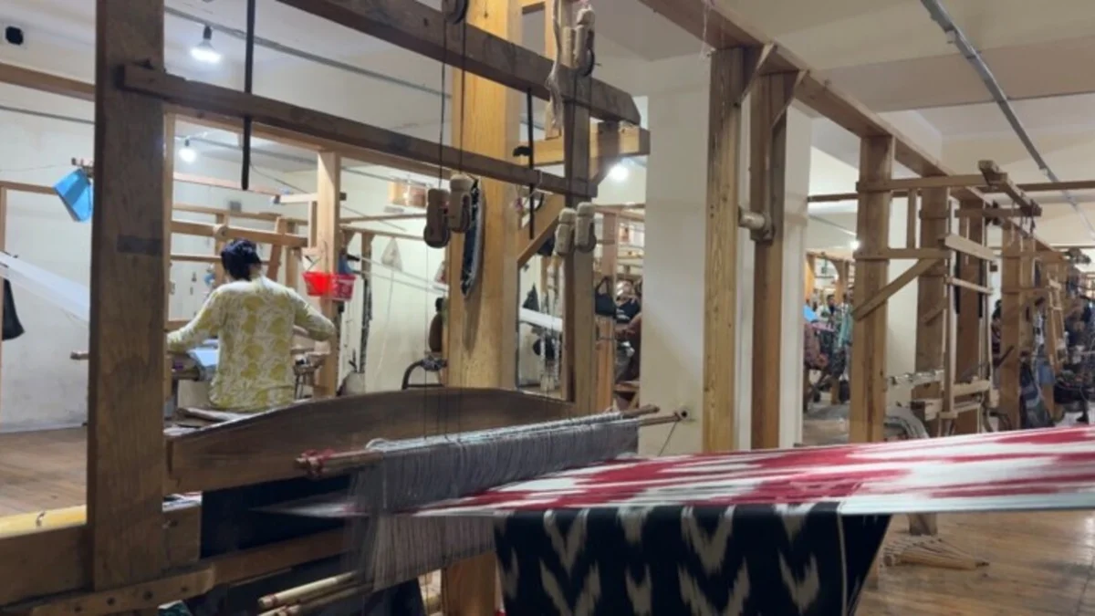 Margilan keeps silk weaving alive through modern fashion