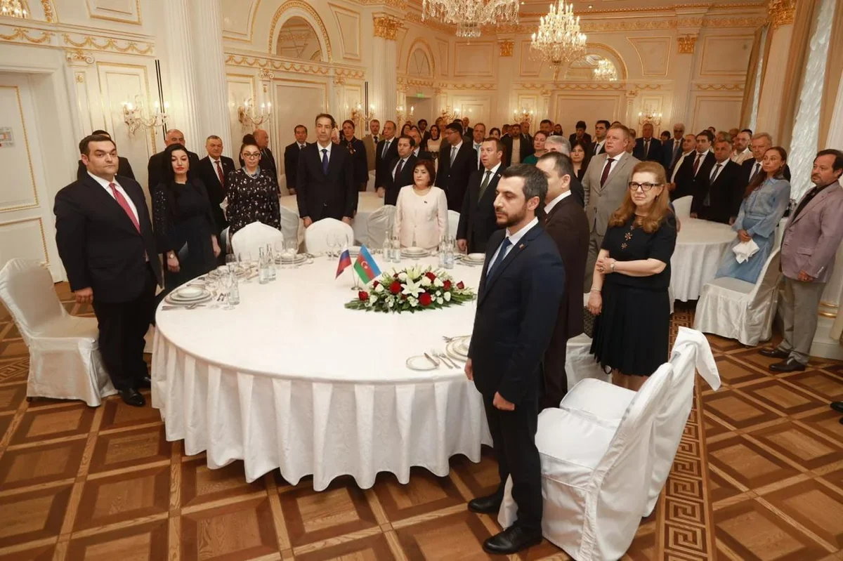 Milli Məclis sədri Sankt-Peterburqdakı Baş Konsulluqda olub