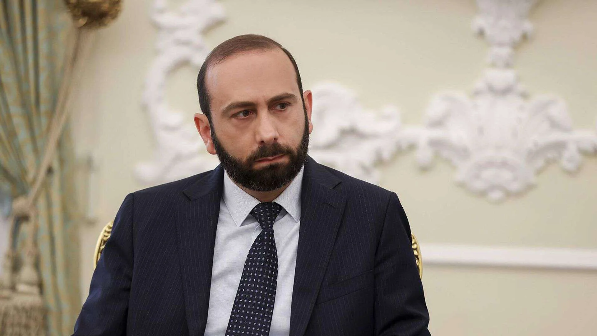 Mirzoyan: Azərbaycanla münasibətlərdə düşmənçilik azalır