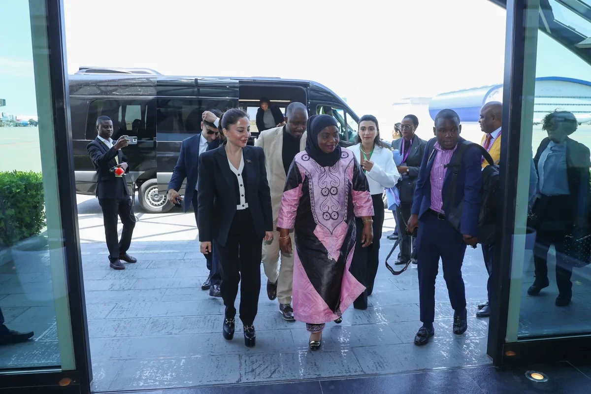 Mozambican parliamentary speaker arrives in Azerbaijan